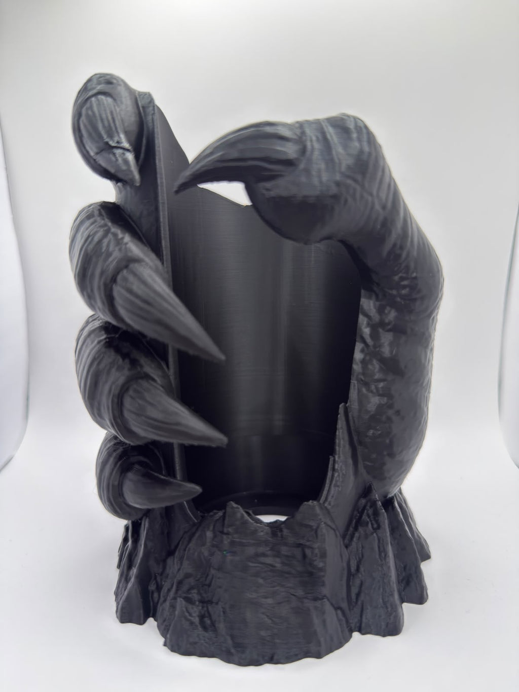 Soporte para Lata de 470 ml con Garra Gótica | Portabebidas Decorativo para Escritorio, Gaming y Regalo Original